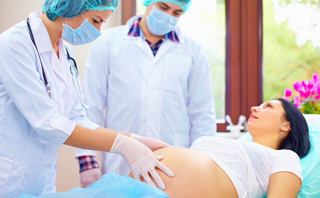 Übertragene Schwangerschaft: Geburt einleiten? 